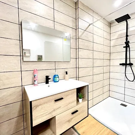 ~ Le ~ 1/4 Pers, Porte Du Futuroscope